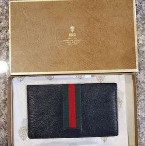 Man's vintage leather Gucci wallet